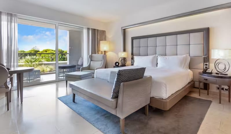 Deluxe Family Room 1